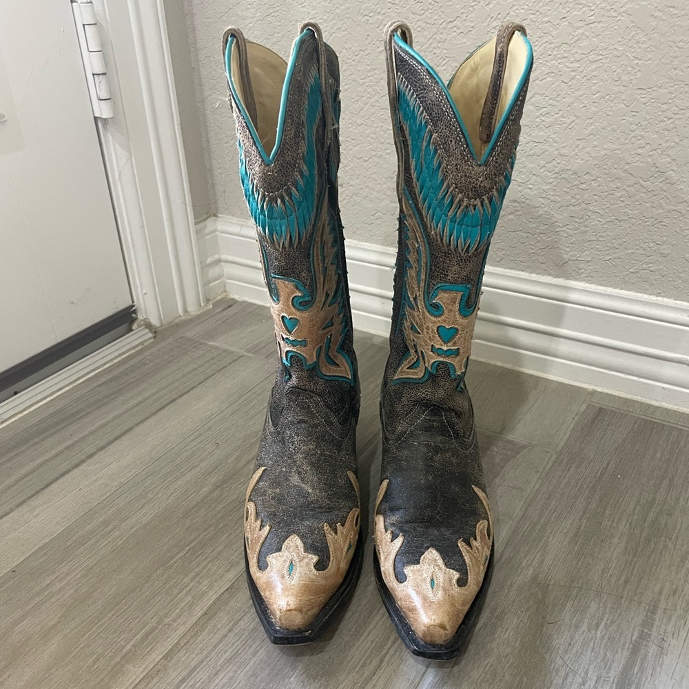Corral boots size 6.5. Barely worn